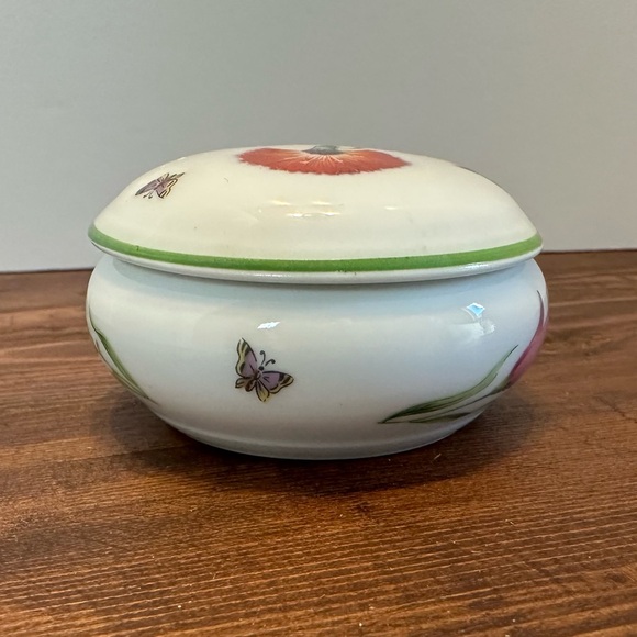 Tiffany & Co Limoges France Tiffany Garden Porcelain Trinket Box Dish with Lid. - Picture 2 of 7